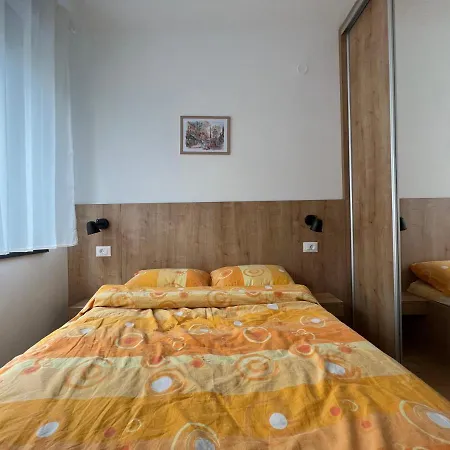 Gnezdo - Titova * Zlatibor