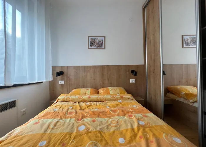 Gnezdo - Titova * Zlatibor